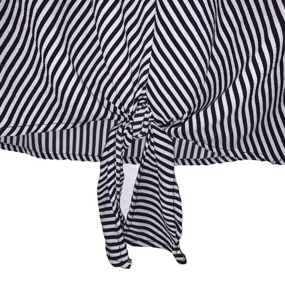 Monteau Black and White Stripped Ruffle Short Sleeve Tie Front Top Size M - Picture 4 of 6